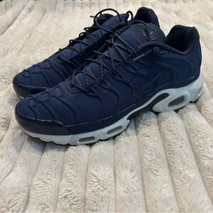 Nike Navy Blue and White Air Max TN Trainers men’s size 13